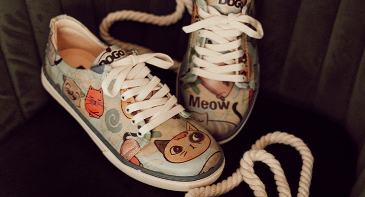 DOGO-Sneaker mit Katzenmotiv