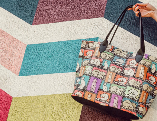 Eine vegane Tasche der Marke DOGO Shoes