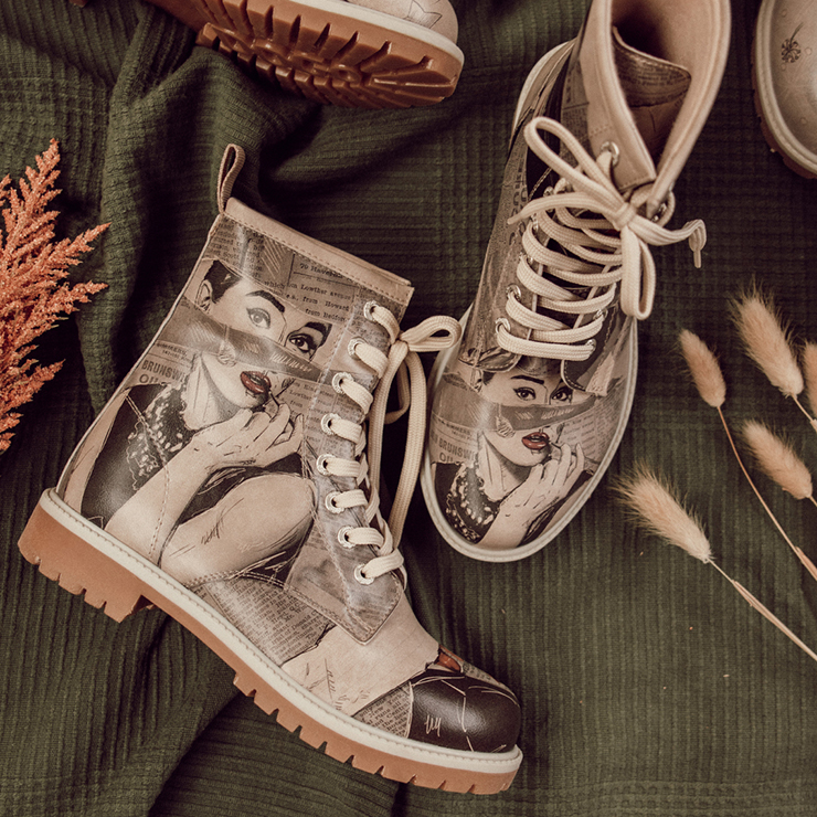 Die Long Boots Go back to being yourself von DOGO