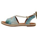Bunte Sandalen mit schönen Motiven und kreativen...