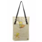 Bunte Taschen mit schönen Motiven und kreativen...