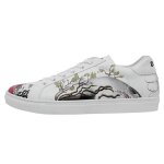 Bunte Sneaker mit schönen Motiven und kreativen...