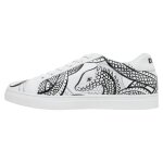 Bunte Sneaker mit schönen Motiven und kreativen...