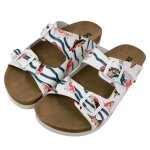 Bunte Sandalen mit schönen Motiven und kreativen...