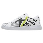 Bunte Sneaker mit schönen Motiven und kreativen...