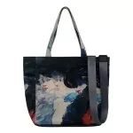 Bunte Taschen mit schönen Motiven und kreativen...