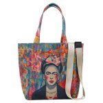 Bunte Taschen mit schönen Motiven und kreativen...