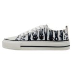 Bunte Sneaker mit schönen Motiven und kreativen...